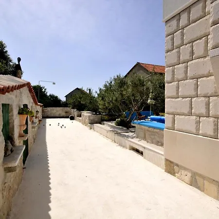 Luxury With Pool, Jacuzzi, Sauna And Gym Villa Trogir