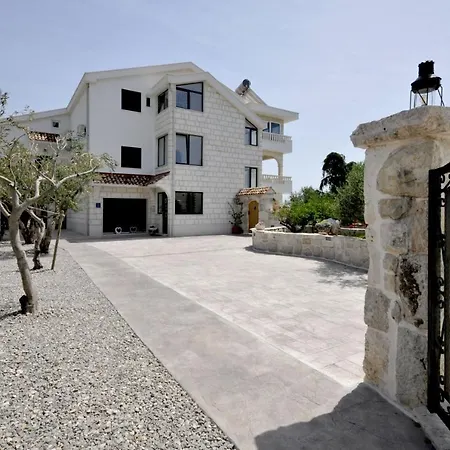 Villa Luxury With Pool, Jacuzzi, Sauna And Gym Trogir