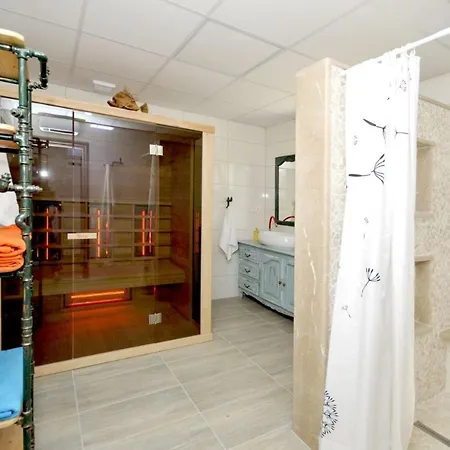 Luxury With Pool, Jacuzzi, Sauna And Gym Trogir