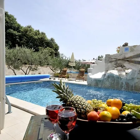 Luxury With Pool, Jacuzzi, Sauna And Gym Villa Trogir