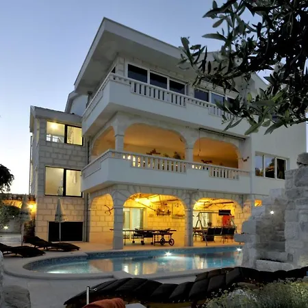 Villa Luxury With Pool, Jacuzzi, Sauna And Gym Trogir