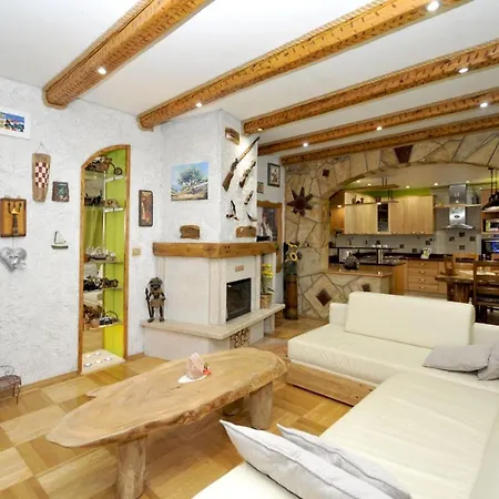 Luxury With Pool, Jacuzzi, Sauna And Gym Villa