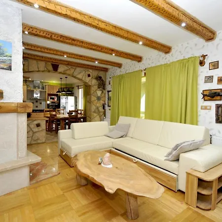 Luxury With Pool, Jacuzzi, Sauna And Gym Villa