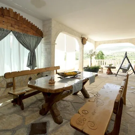 Luxury With Pool, Jacuzzi, Sauna And Gym *