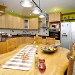 Luxury With Pool, Jacuzzi, Sauna And Gym *