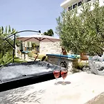 Luxury With Pool, Jacuzzi, Sauna And Gym Trogir