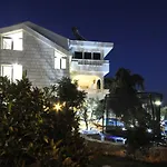 Luxury With Pool, Jacuzzi, Sauna And Gym Villa Trogir