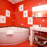 Luxury With Pool, Jacuzzi, Sauna And Gym *