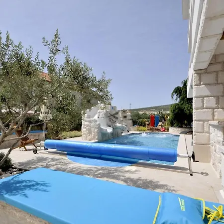 Luxury With Pool, Jacuzzi, Sauna And Gym Trogir