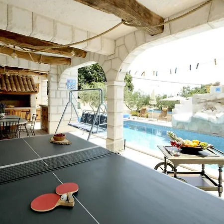Βίλα Luxury With Pool, Jacuzzi, Sauna And Gym