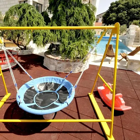 Luxury With Pool, Jacuzzi, Sauna And Gym * Τρογκίρ